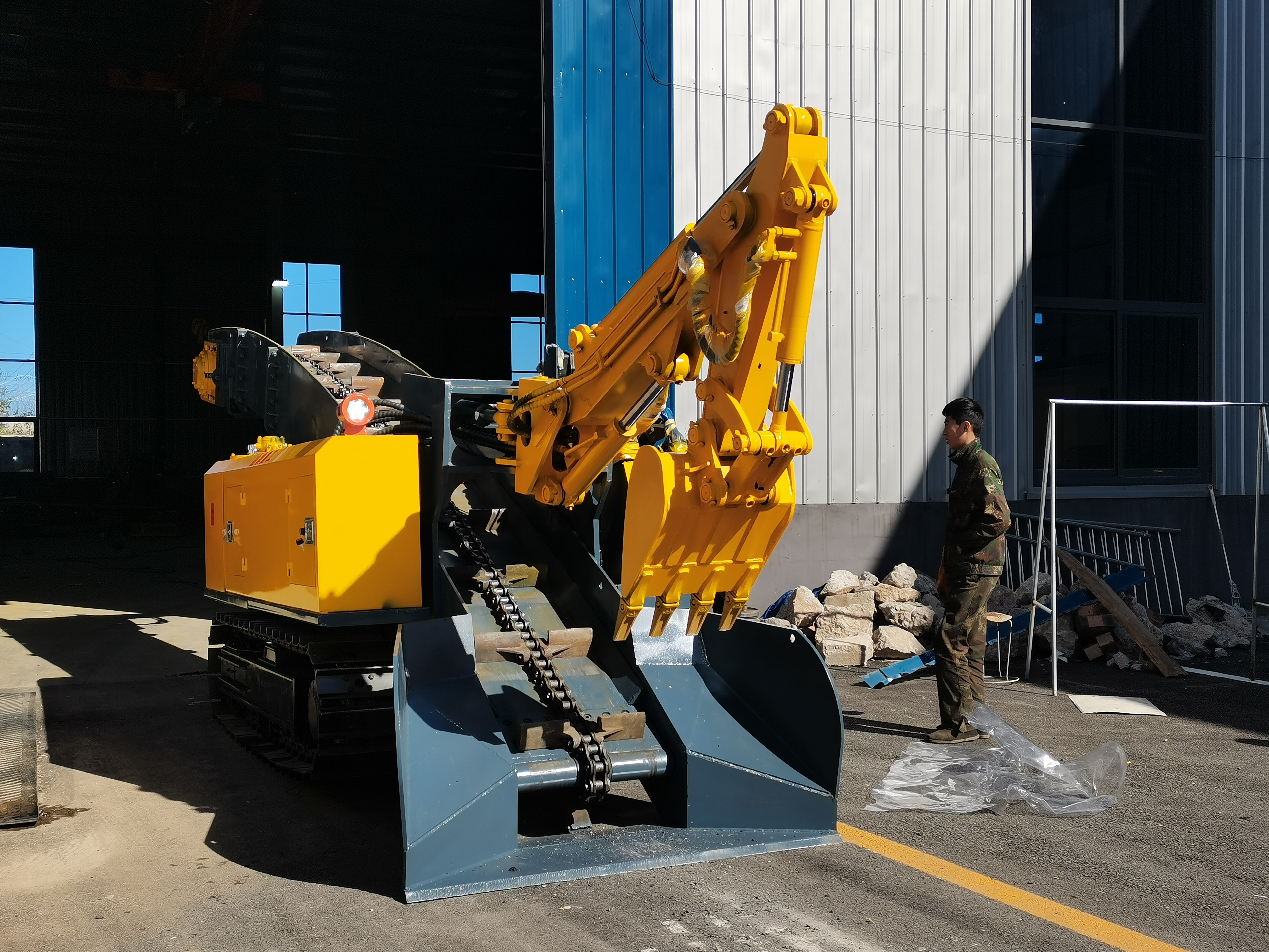 矿用扒渣机：井下出渣作业的实用机械